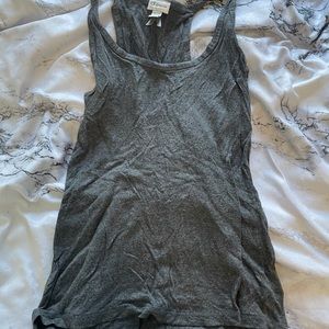 grey tank top